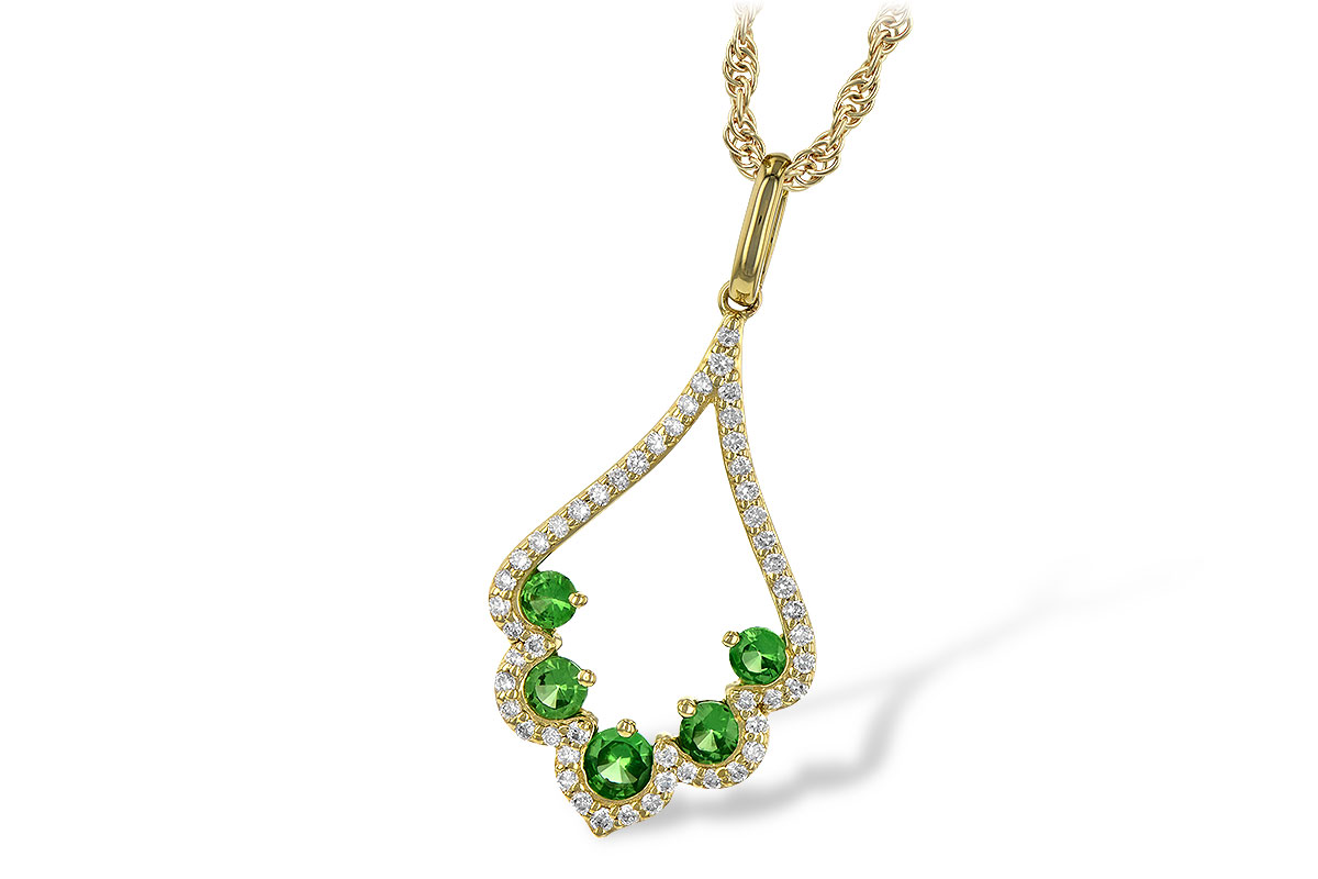 C217-82213: NECK .34 GREEN GARNET .53 TGW