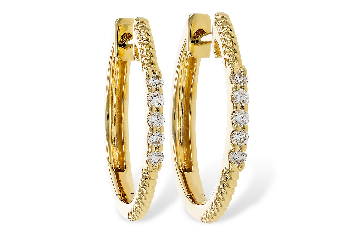 C302-41340: EARRINGS .11 TW