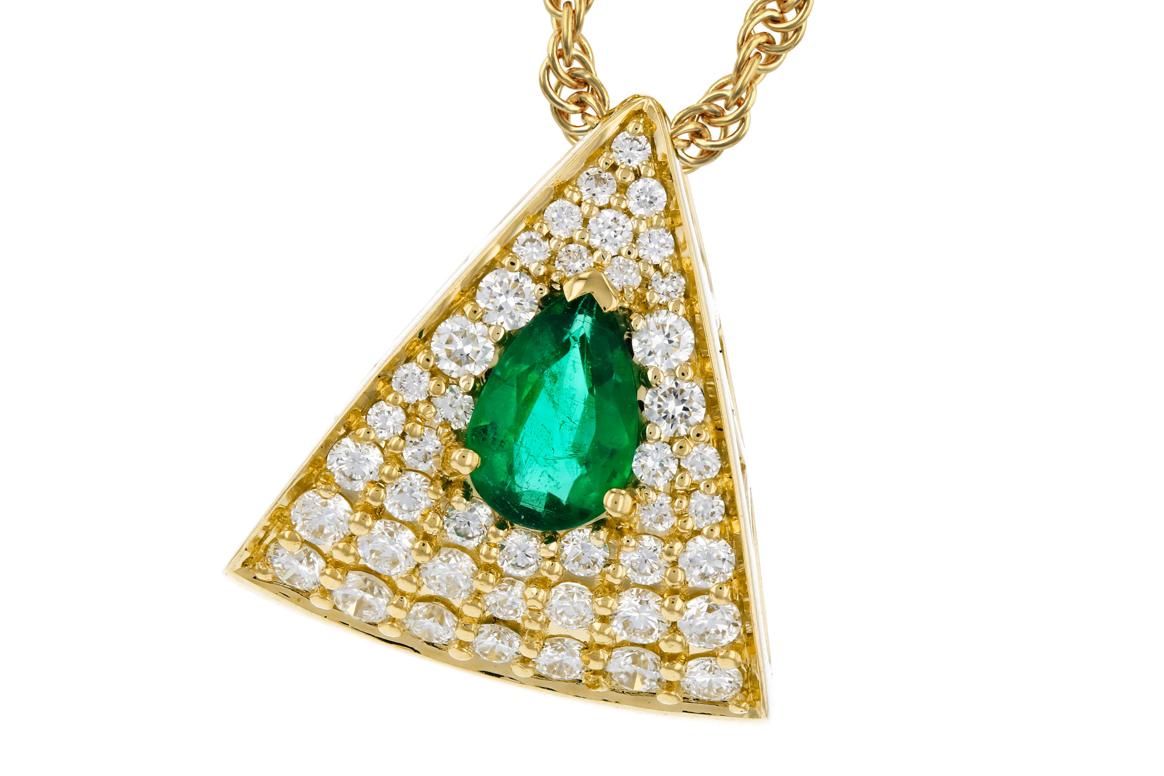F303-29522: NECKLACE .26 EMERALD .60 TGW (6x4MM EM)
