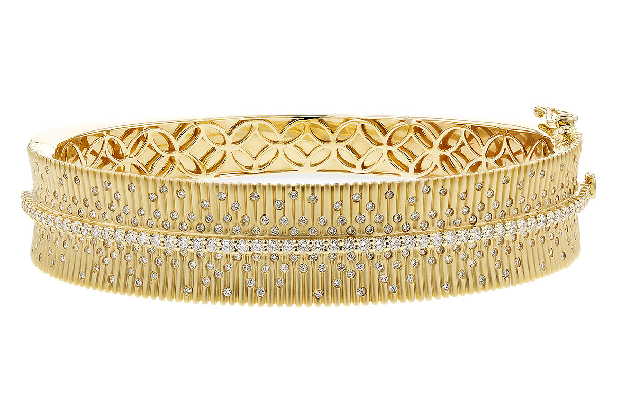 L212-36785: BANGLE BRACELET 1.94 TW (63X54MM)