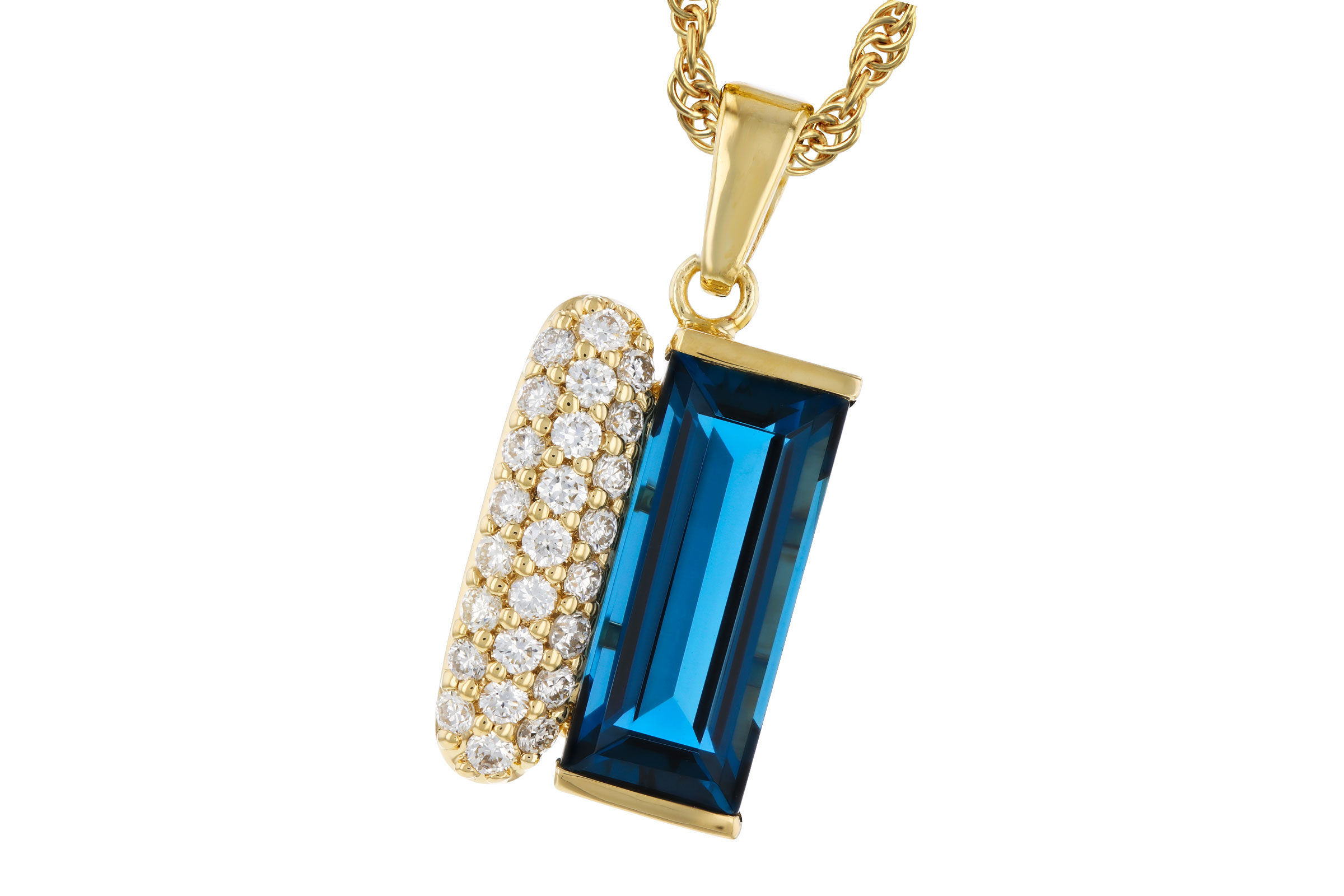 L303-29485: NECK 2.67 LONDON BLUE TOPAZ 2.92 TGW (12x5MM BT)